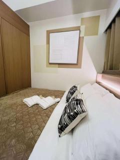 Red Res Where Style Lives RED RES B01-2132 - 9