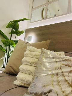 Red Res Where Style Lives RED RES B01-2132 - 7