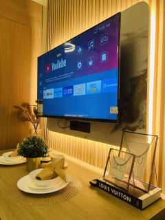 Red Res Where Style Lives RED RES B01-2132 - 2