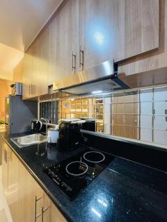 Red Res Where Style Lives RED RES B01-2132 - 1