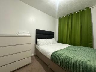 Serene Birmingham City Apartment with free parking - Sleeps 6 - Prime, Disney, Netflix - 4