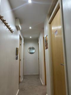 Serene Birmingham City Apartment with free parking - Sleeps 6 - Prime, Disney, Netflix - 1