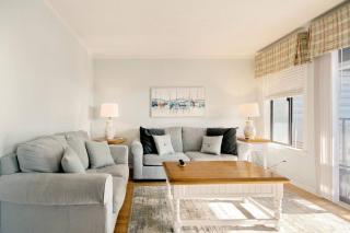 Top Floor, Ocean-front Resort Style awaits you - 4