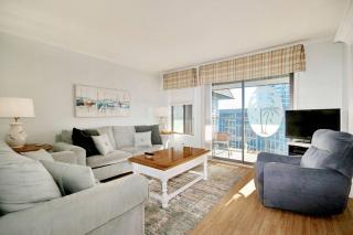 Top Floor, Ocean-front Resort Style awaits you - 3