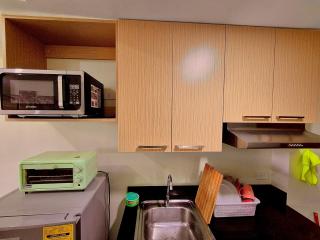 Cozy room at Brenthill Condominium - 6