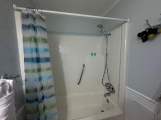 Top Floor, Ocean-front Resort Style awaits you - 6