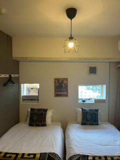 Higashi-Shinjuku 1002 - 6