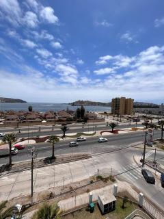 Frente a la playa, supermercado y 3 habitaciones - 9