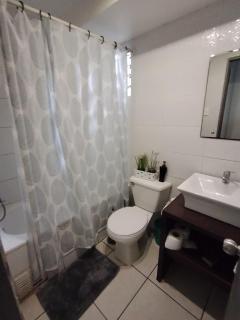 Frente a la playa, supermercado y 3 habitaciones - 4