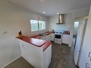 Hosts on the Coast Dinah & Una's Place - 4