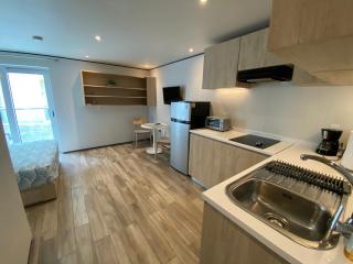 Maho Escape- with Pool and Gym, Lagoon view, walk to Maho Beach and Mullet Bay, walk to dinning - 5