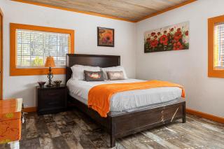 086 - The Village Cottage Oasis - Big Bear Getaway - Big Bear Lake - 1