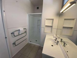 Riverside Apartment - 4