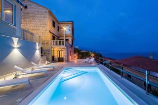 Family-friendly apartments with swimming pool Selca, Brac - 22810 - 0