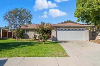 The Cozy Rustic Sequoia Wi-Fi & 2 Garage - 0