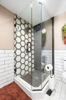 Boho Chic - Dt Visalia With Modern Art Flair - 6