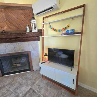 Vintage Retreat at Lake Somerville - 5