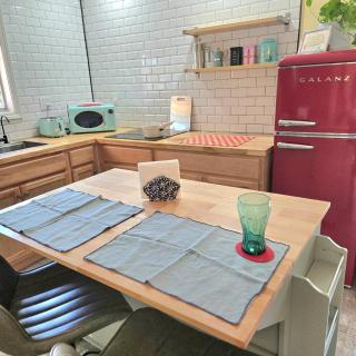 Cabin Getaway with balcony and yard walk to Lake Somerville! - 3