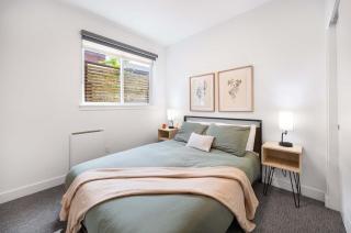 Chic 2020-Built 2BR Urban Oasis Private Backyard - 7