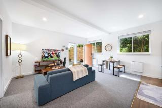 Chic 2020-Built 2BR Urban Oasis Private Backyard - 3