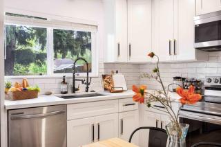 Brand New 1BR Designer's Oasis 1min to I-5 Costo - 8