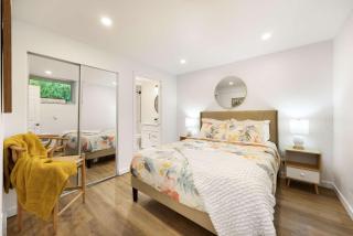 Brand New 1BR Designer's Oasis 1min to I-5 Costo - 1