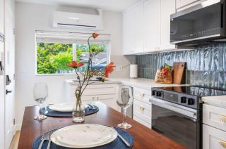 Modern 1BR Designer's Oasis 1min to I-5 Costo - 0