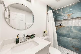 Modern 1BR Designer's Oasis 1min to I-5 Costo - 6