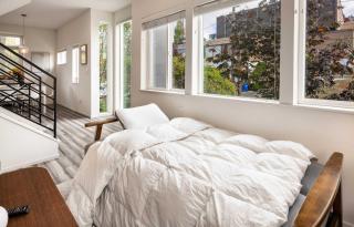 Stylish 3BR Home Near Swedish Hospital & Downtown - 2