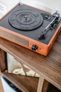 Cozy Loft - Walk to Broadway - Free Gated Parking - 8