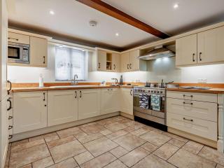 3 Bed in Lulworth Cove DC139 - 5