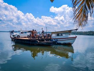 Lakefront 1 BR Cabin with Lake access & Hammock - 9