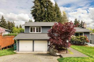 Kirkland Oasis Chic Basement Retreat with Hot Tub - 7