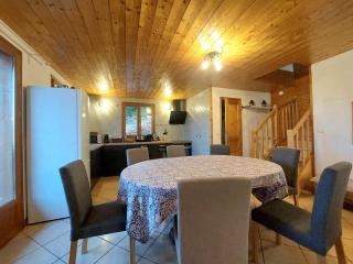 Chalet rénové au calme avec terrasse, parking, wifi, animaux admis - FR-1-346-597 - 9