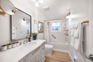 Dopamine Design 3BR 2025 Remodel & Kids Zone - 8