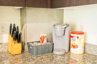 Modern 2BD - CDT - Gym, Pool, Parking - Sleep 8 - 9