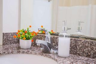 Modern 2BD - CDT - Gym, Pool, Parking - Sleep 8 - 5