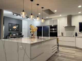 Colorado Springs Luxury Retreat - 8