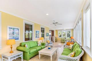 Tenth Street Retreat - 3