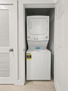 Modern & Spacious 3 Bedroom Retreat! - 9