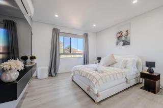 NEW 2BR 6P Walk to Freshwater, Manly & Curl Curl - 0