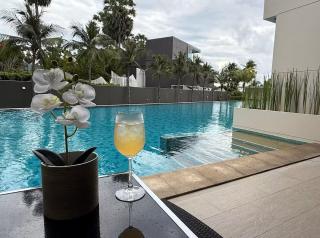 Beachfront With 50M pool Jacuzzi access-Pattaya - 0