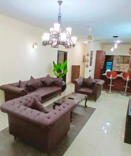 3 Bedrooms Drawing Lounge Furnished Apartment in Gulshan-e-Iqbal - 9