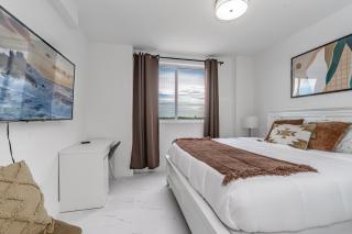 Stylish Apt with Pool and Gym near beach - 4