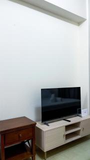 Cozy Modern Studio Overlooking the Skyline - 8