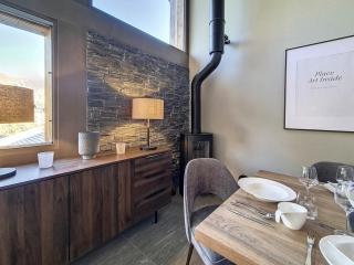 Chalet élégant avec accès pistes, Wifi, sauna et parking couvert - FR-1-344-894 - 1