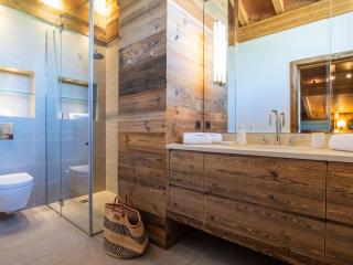 Chalet luxueux aux pieds des pistes · 4 chambres en suite · Parking · WIFI · Services de conciergerie - FR-1-344-773 - 7