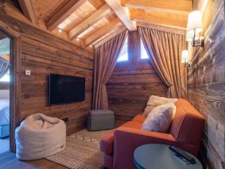 Chalet luxueux aux pieds des pistes · 4 chambres en suite · Parking · WIFI · Services de conciergerie - FR-1-344-773 - 6