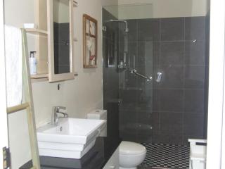 The Lookout Guest House - 8