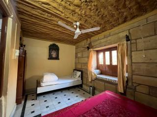 Hotel Surja Jaisalmer - 4